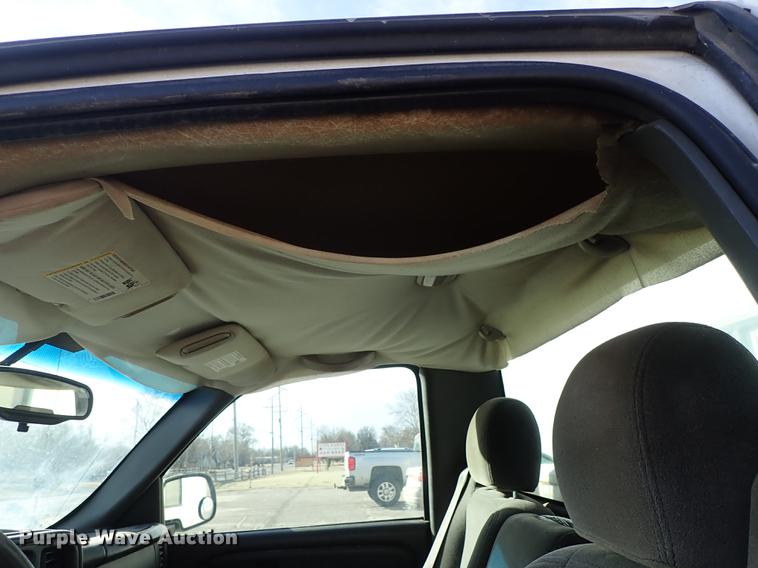 image for item DF8739 2005 Chevrolet Silverado 1500 pickup truck