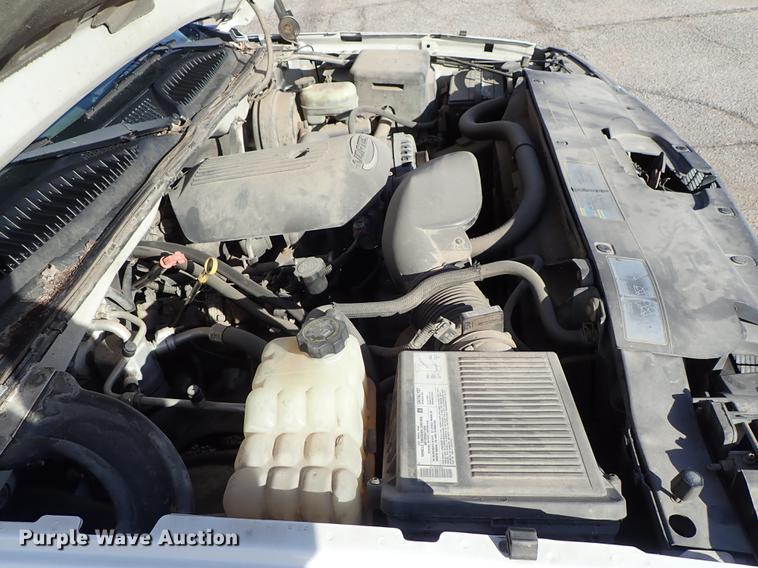 image for item DF8739 2005 Chevrolet Silverado 1500 pickup truck