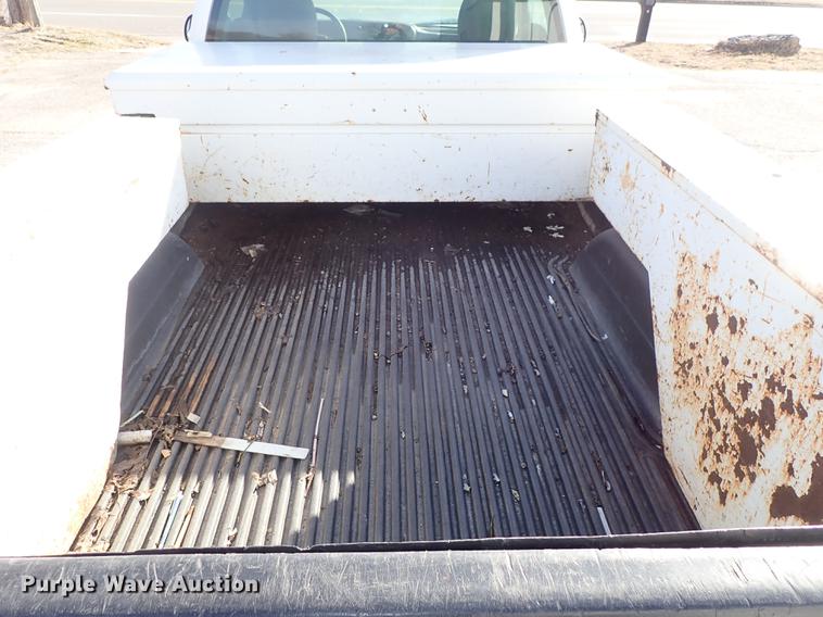 image for item DF8739 2005 Chevrolet Silverado 1500 pickup truck