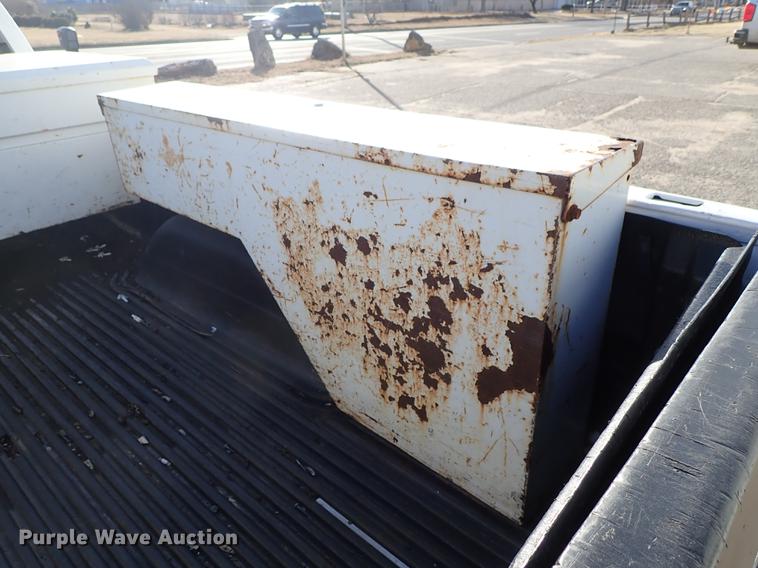 image for item DF8739 2005 Chevrolet Silverado 1500 pickup truck