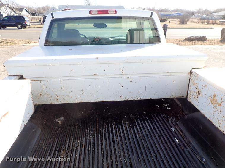 image for item DF8739 2005 Chevrolet Silverado 1500 pickup truck