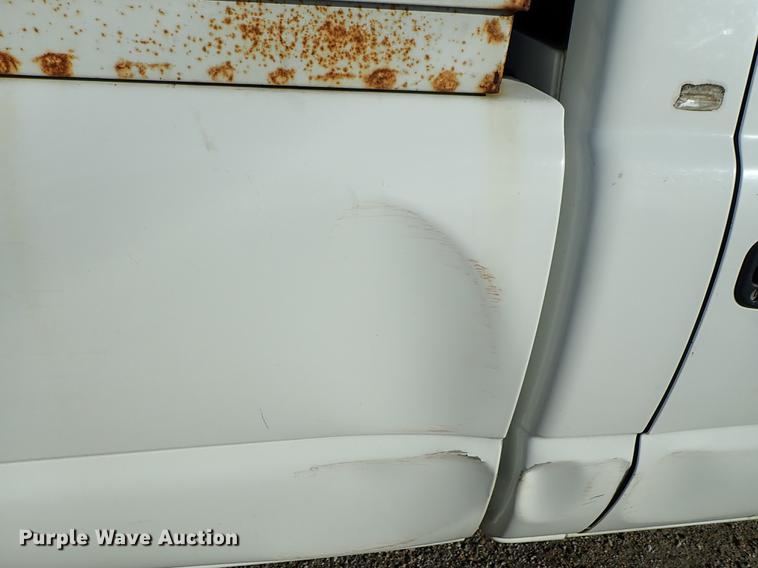 image for item DF8739 2005 Chevrolet Silverado 1500 pickup truck