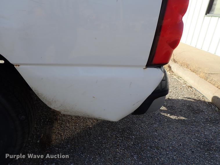image for item DF8739 2005 Chevrolet Silverado 1500 pickup truck