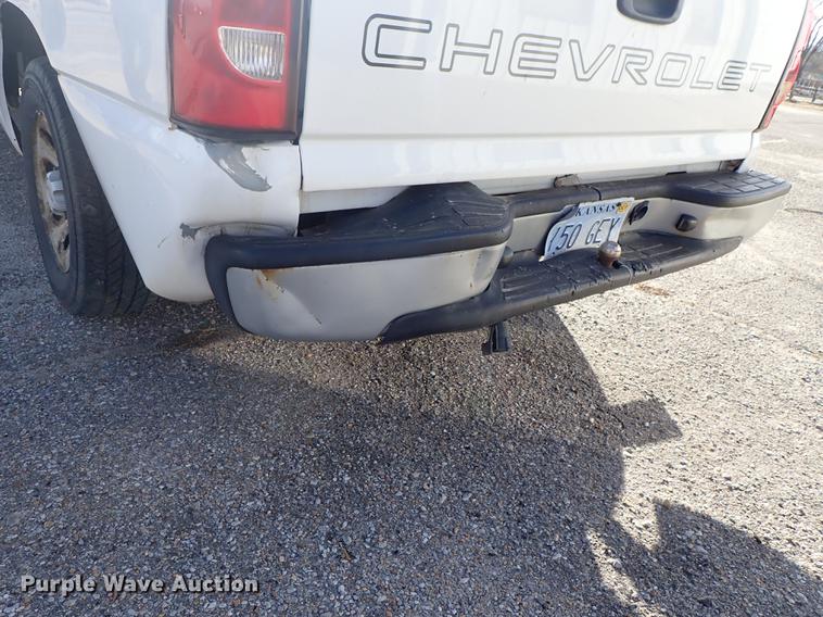 image for item DF8739 2005 Chevrolet Silverado 1500 pickup truck