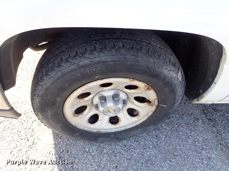 image for item DF8739 2005 Chevrolet Silverado 1500 pickup truck