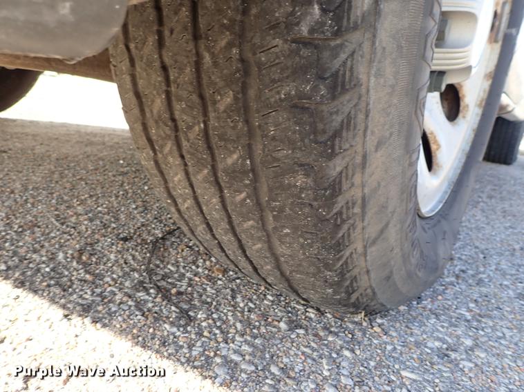 image for item DF8739 2005 Chevrolet Silverado 1500 pickup truck