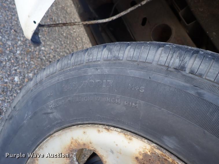 image for item DF8739 2005 Chevrolet Silverado 1500 pickup truck