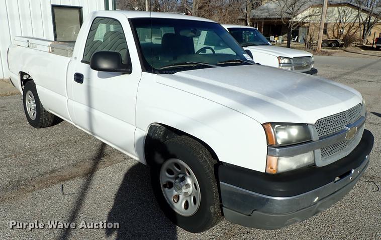 image for item DF8740 2005 Chevrolet Silverado 1500 pickup truck
