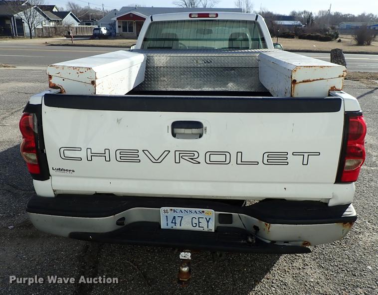 image for item DF8740 2005 Chevrolet Silverado 1500 pickup truck