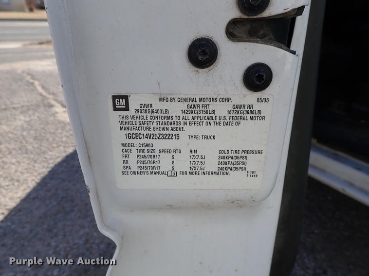 image for item DF8740 2005 Chevrolet Silverado 1500 pickup truck