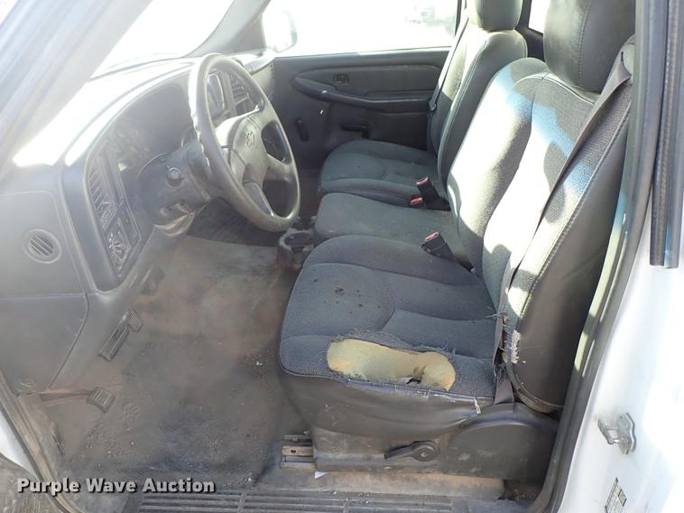 image for item DF8740 2005 Chevrolet Silverado 1500 pickup truck