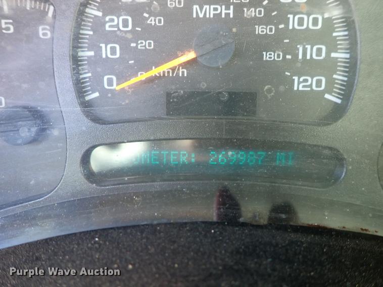 image for item DF8740 2005 Chevrolet Silverado 1500 pickup truck