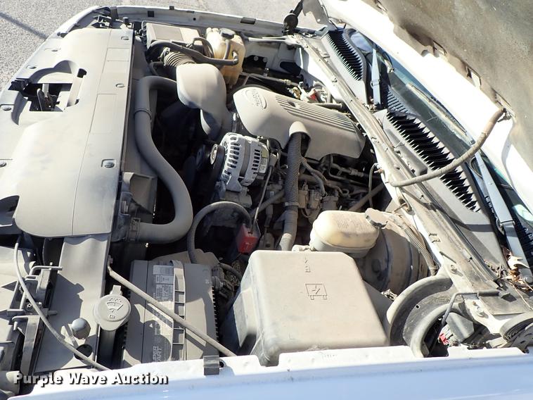 image for item DF8740 2005 Chevrolet Silverado 1500 pickup truck