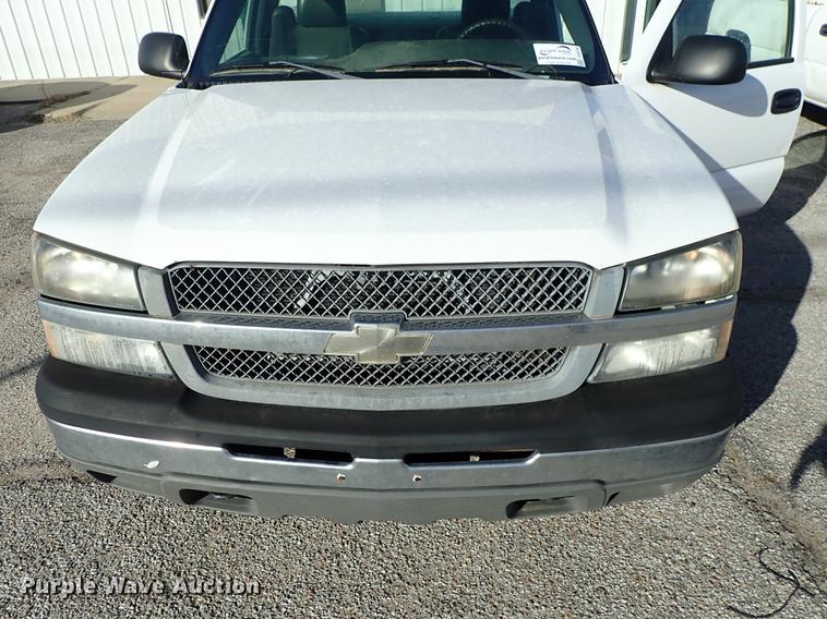 image for item DF8740 2005 Chevrolet Silverado 1500 pickup truck