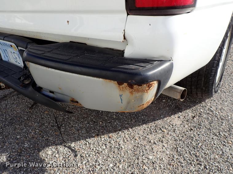 image for item DF8740 2005 Chevrolet Silverado 1500 pickup truck