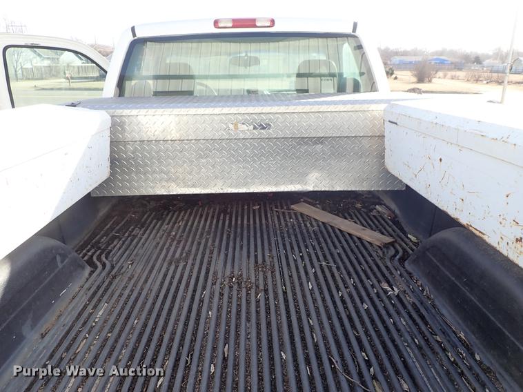 image for item DF8740 2005 Chevrolet Silverado 1500 pickup truck