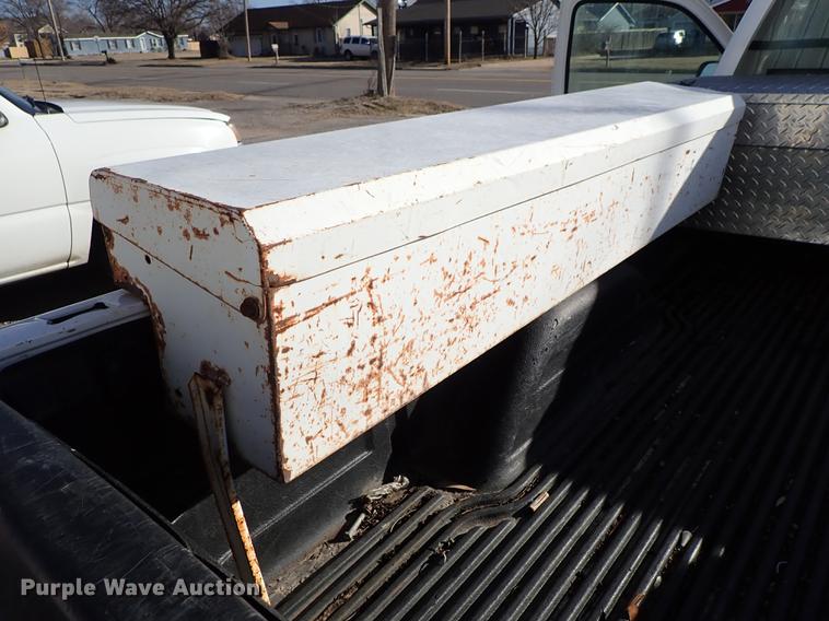 image for item DF8740 2005 Chevrolet Silverado 1500 pickup truck