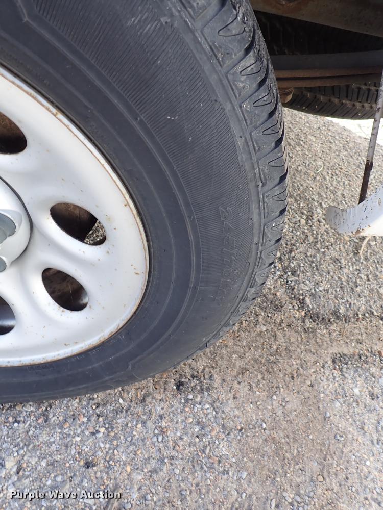 image for item DF8740 2005 Chevrolet Silverado 1500 pickup truck