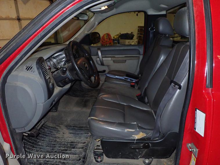 image for item DF8742 2011 Chevrolet Silverado 2500HD pickup truck