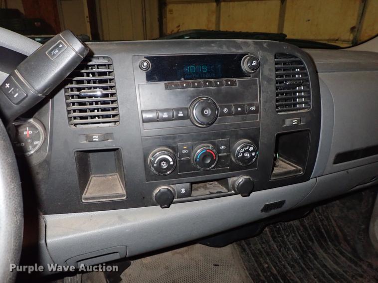 image for item DF8742 2011 Chevrolet Silverado 2500HD pickup truck