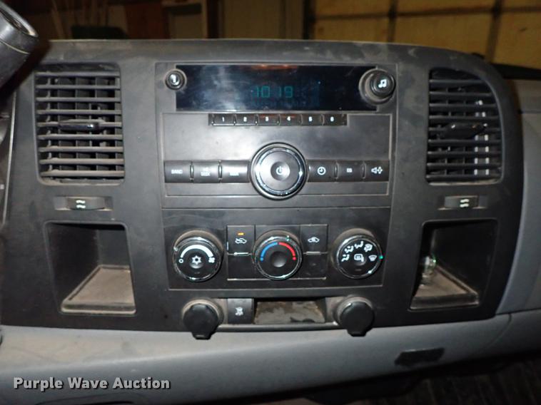 image for item DF8742 2011 Chevrolet Silverado 2500HD pickup truck