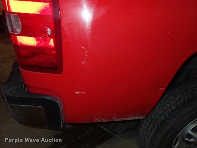 image for item DF8742 2011 Chevrolet Silverado 2500HD pickup truck