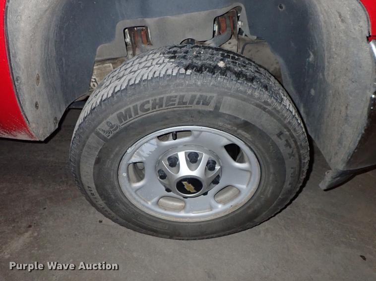 image for item DF8742 2011 Chevrolet Silverado 2500HD pickup truck