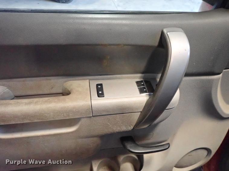 image for item DF8743 2011 Chevrolet Silverado 2500HD pickup truck