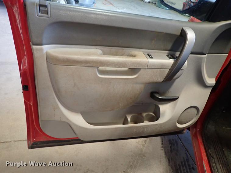 image for item DF8743 2011 Chevrolet Silverado 2500HD pickup truck