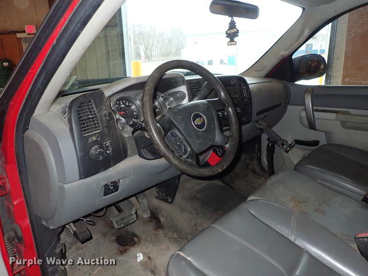 image for item DF8743 2011 Chevrolet Silverado 2500HD pickup truck