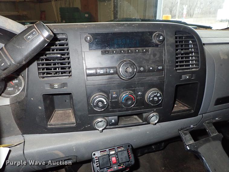 image for item DF8743 2011 Chevrolet Silverado 2500HD pickup truck