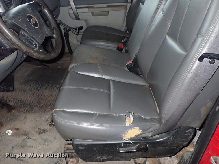 image for item DF8743 2011 Chevrolet Silverado 2500HD pickup truck