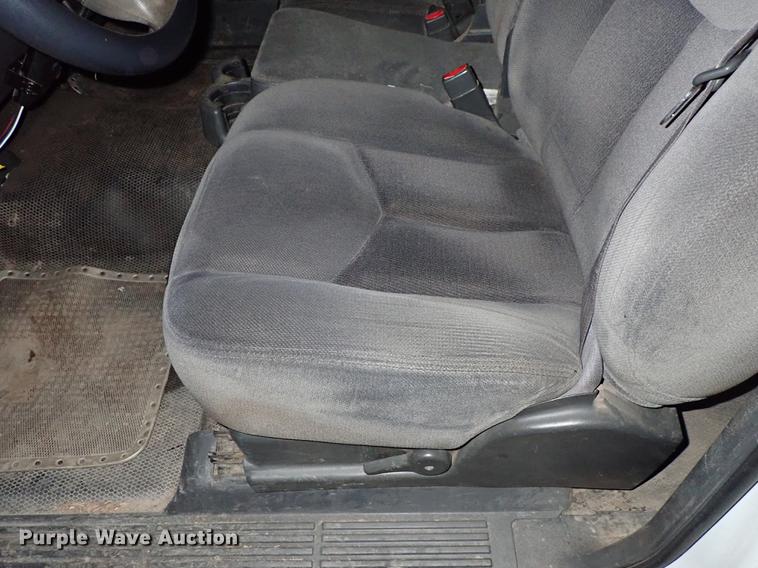 image for item DF8744 2006 GMC Sierra 1500 pickup truck