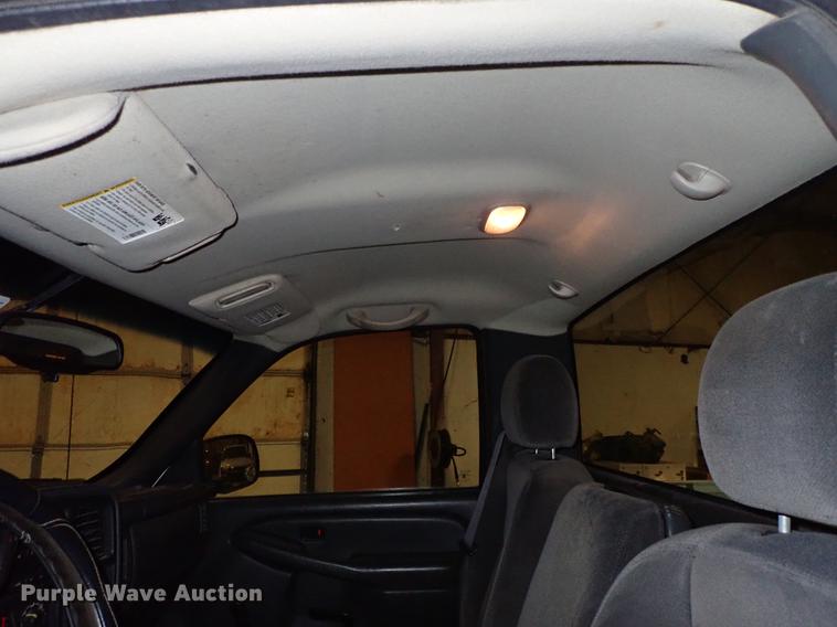 image for item DF8744 2006 GMC Sierra 1500 pickup truck