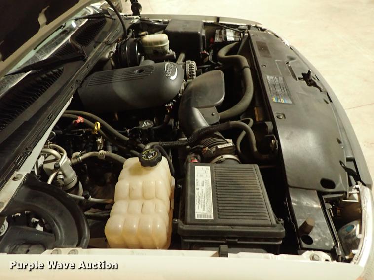 image for item DF8744 2006 GMC Sierra 1500 pickup truck