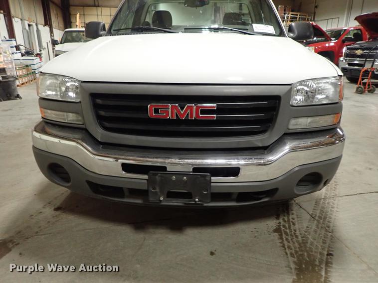image for item DF8744 2006 GMC Sierra 1500 pickup truck
