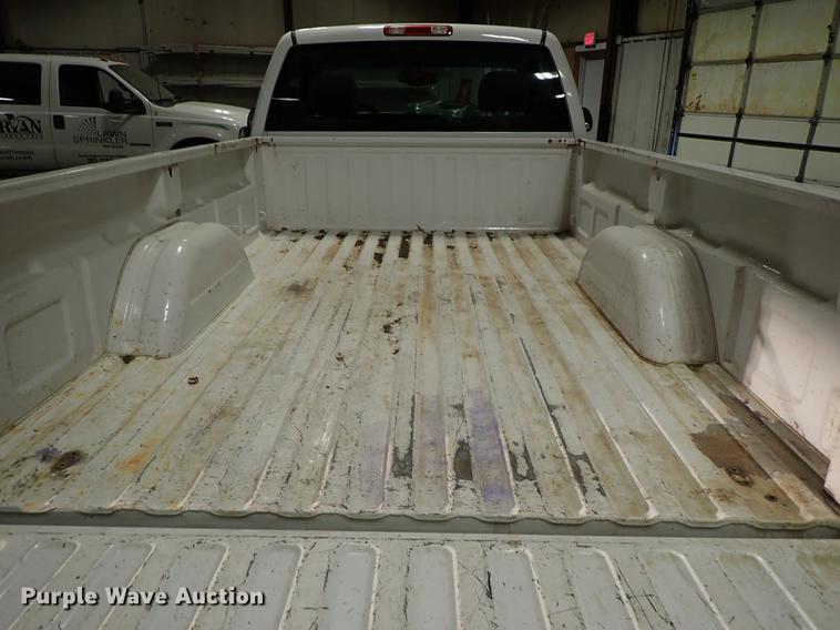 image for item DF8744 2006 GMC Sierra 1500 pickup truck