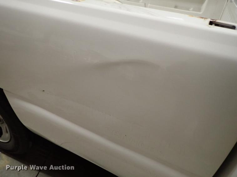 image for item DF8744 2006 GMC Sierra 1500 pickup truck