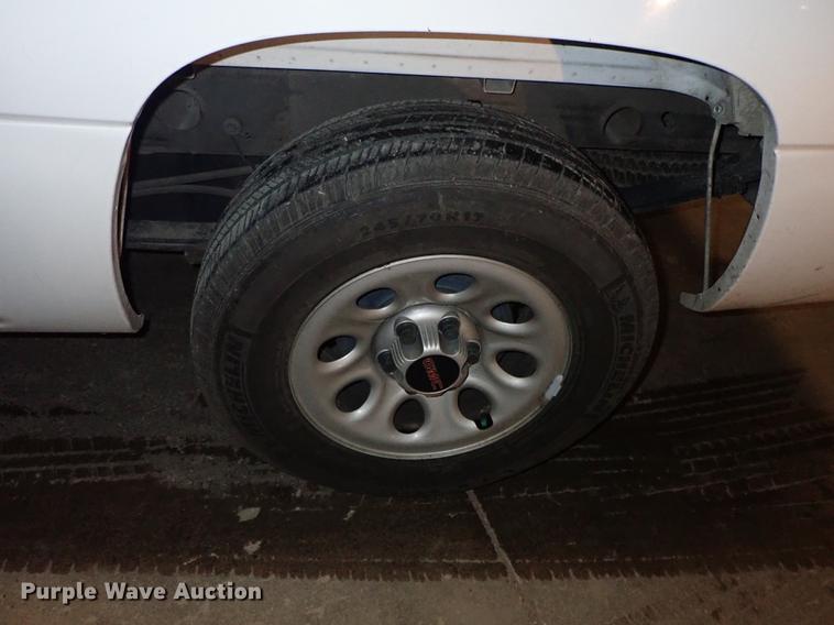 image for item DF8744 2006 GMC Sierra 1500 pickup truck