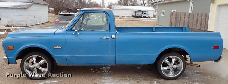 image for item DF8745 1972 GMC Sierra 1500 pickup truck