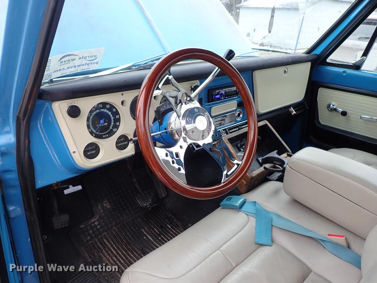 image for item DF8745 1972 GMC Sierra 1500 pickup truck