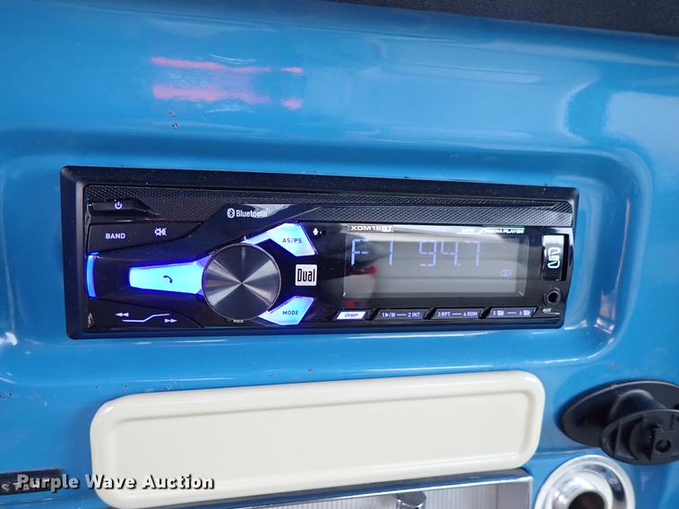 image for item DF8745 1972 GMC Sierra 1500 pickup truck