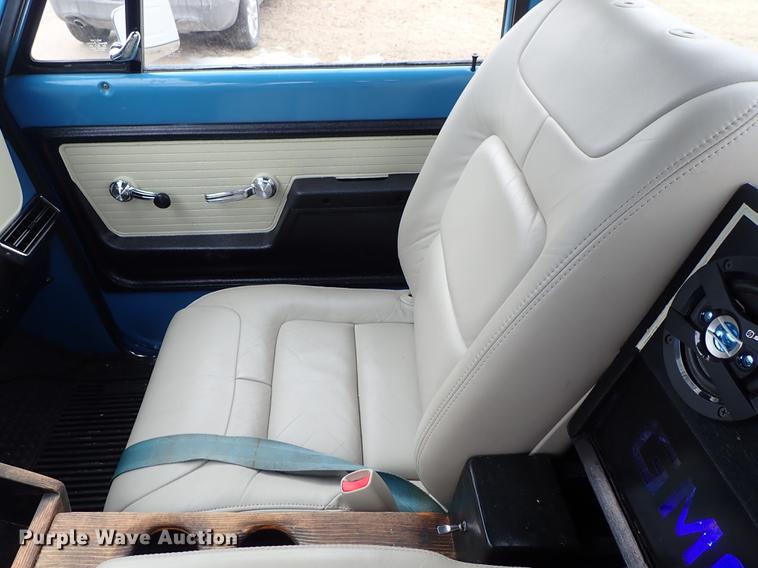 image for item DF8745 1972 GMC Sierra 1500 pickup truck