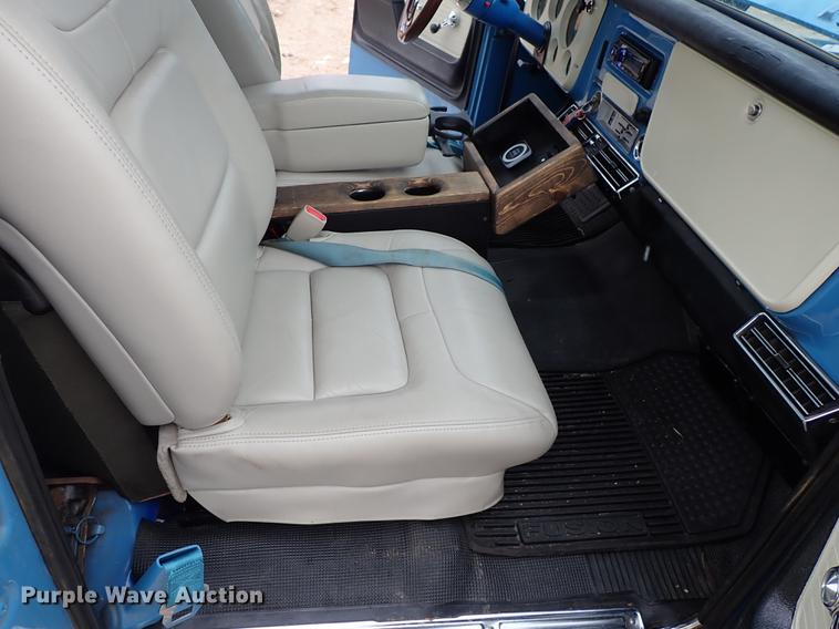 image for item DF8745 1972 GMC Sierra 1500 pickup truck