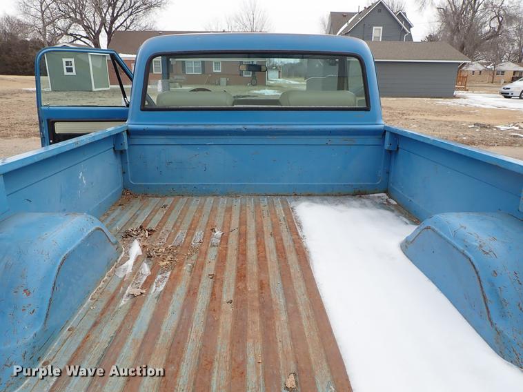 image for item DF8745 1972 GMC Sierra 1500 pickup truck