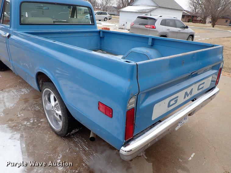 image for item DF8745 1972 GMC Sierra 1500 pickup truck