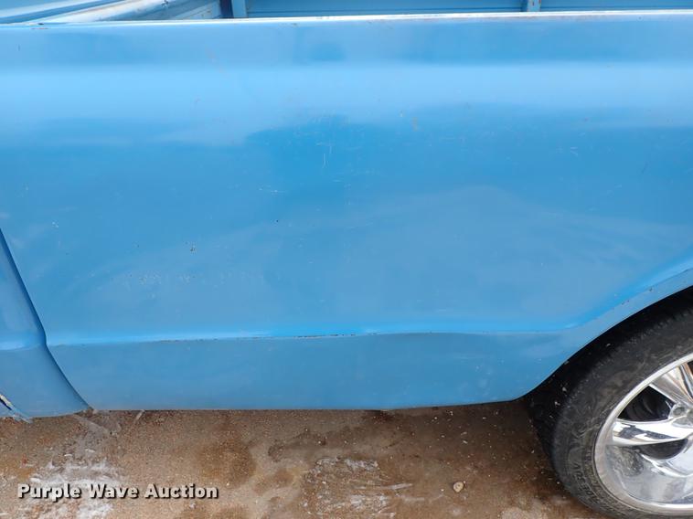 image for item DF8745 1972 GMC Sierra 1500 pickup truck