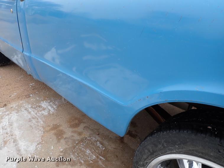 image for item DF8745 1972 GMC Sierra 1500 pickup truck