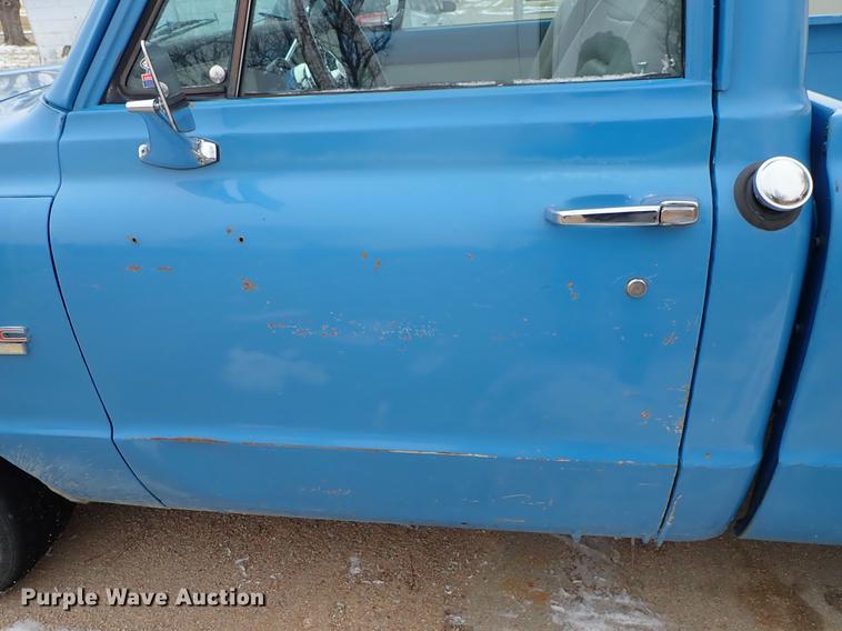 image for item DF8745 1972 GMC Sierra 1500 pickup truck