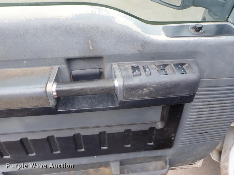 image for item DF8746 2011 Ford F550 Crew Cab utility truck